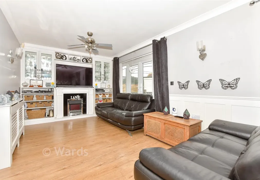 Lounge/Diner - Robin Hood Lane, Lydd, Romney Marsh, Kent - Wards of Kent
