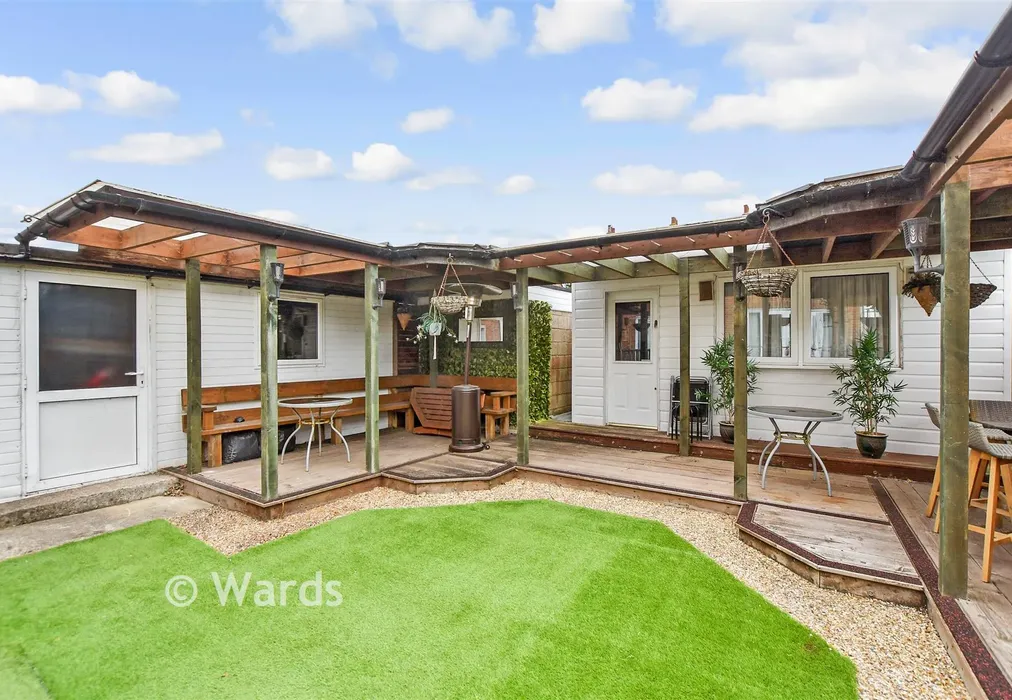Rear Garden - Robin Hood Lane, Lydd, Romney Marsh, Kent - Wards of Kent