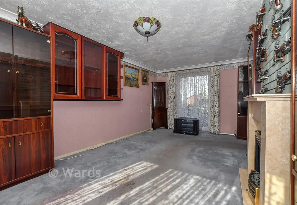 Lounge - Kingfisher Road, Birds Estate, Larkfield, Kent - Wards of Kent