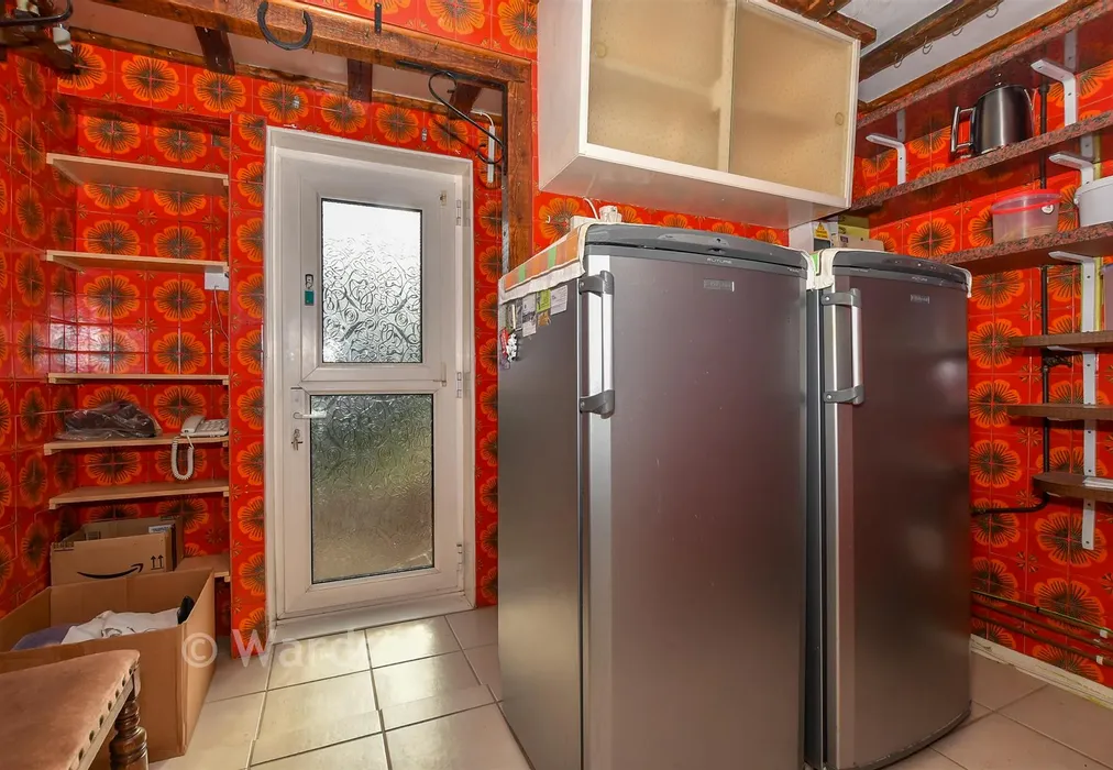 Utility Room - Kingfisher Road, Birds Estate, Larkfield, Kent - Wards of Kent