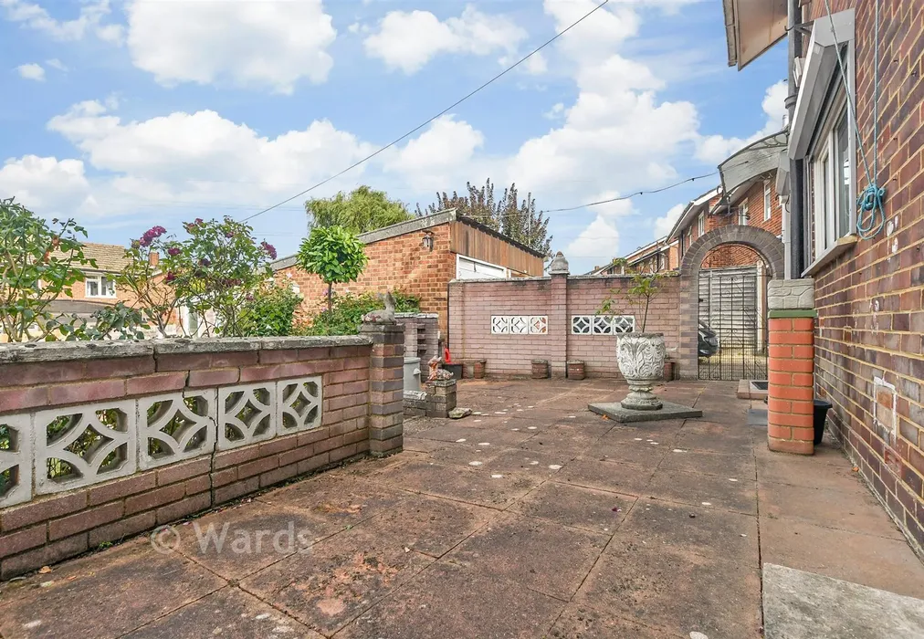 Patio / Decking - Kingfisher Road, Birds Estate, Larkfield, Kent - Wards of Kent