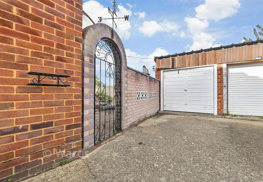 Driveway/Parking - Kingfisher Road, Birds Estate, Larkfield, Kent - Wards of Kent