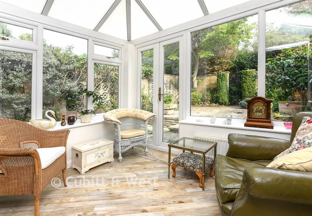 Conservatory - Burnham Drive, Reigate, Surrey - Wards of Kent