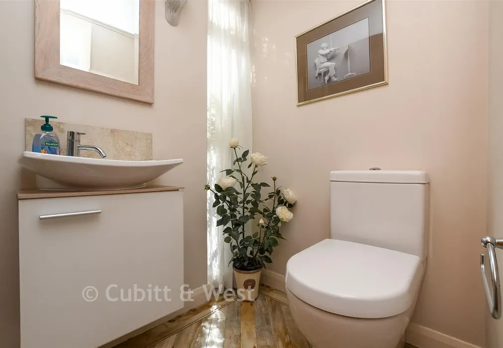 Internal Lifestyle Photograph - Burnham Drive, Reigate, Surrey - Wards of Kent
