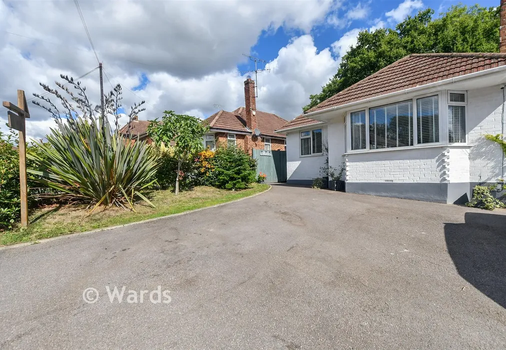 Kitchen - Grange Crescent, St Michaels, Tenterden, Kent - Wards of Kent
