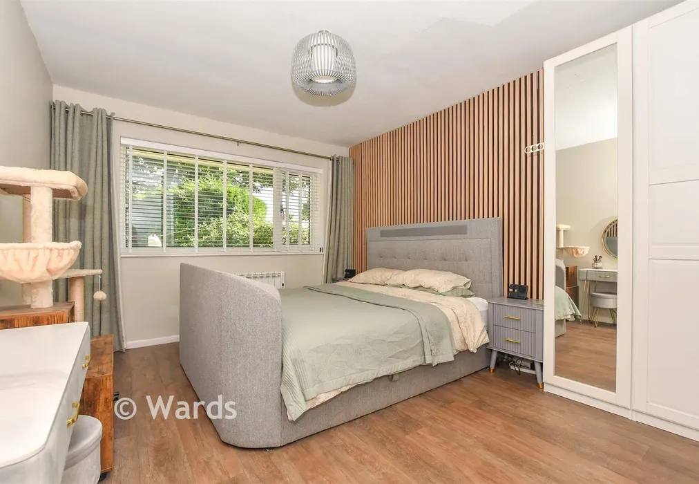 Bedroom 1 - Grange Crescent, St Michaels, Tenterden, Kent - Wards of Kent