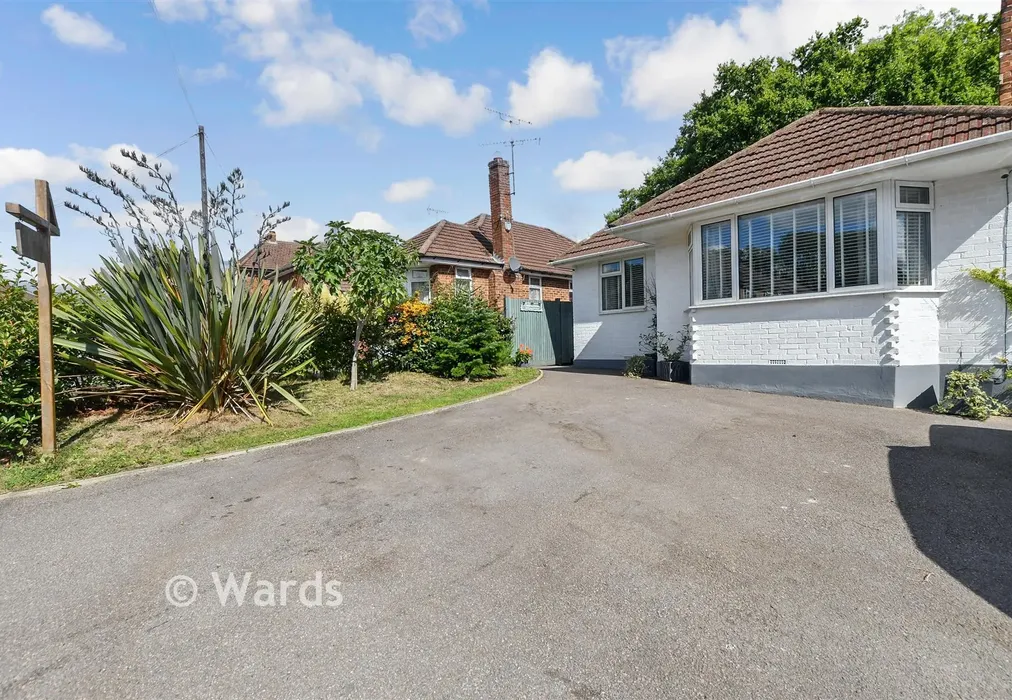Driveway/Parking - Grange Crescent, St Michaels, Tenterden, Kent - Wards of Kent