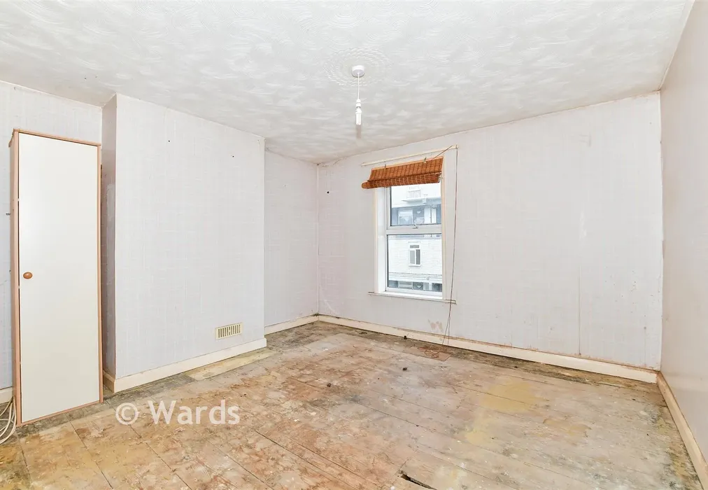 Bedroom 1 - Tufton Street, Maidstone, Kent - Wards of Kent