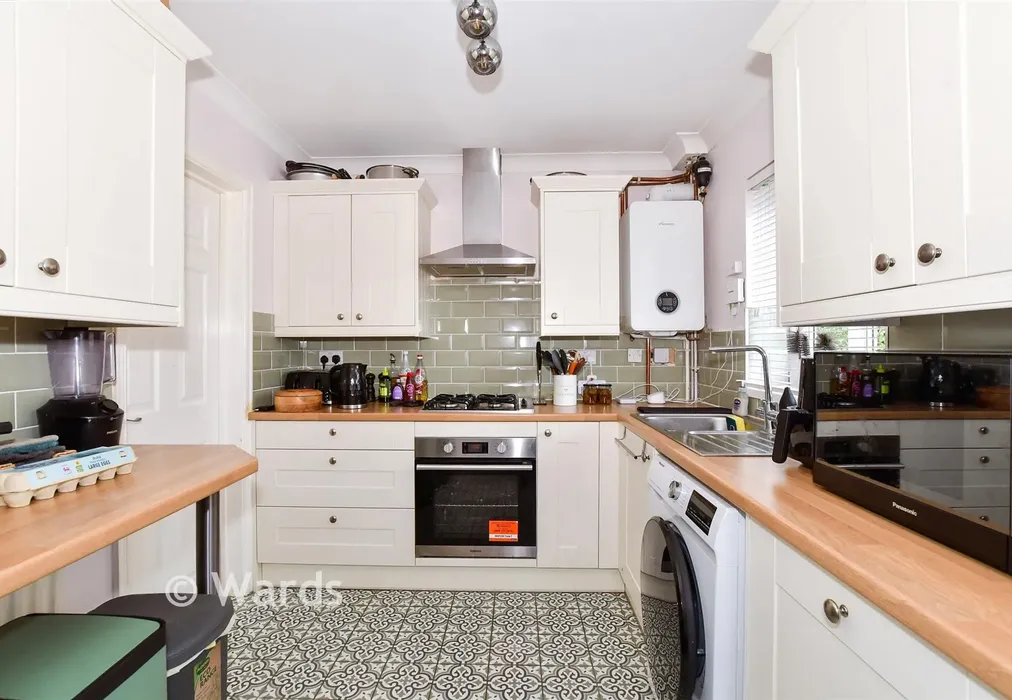 Kitchen - Western Road, Maidstone, Kent - Wards of Kent