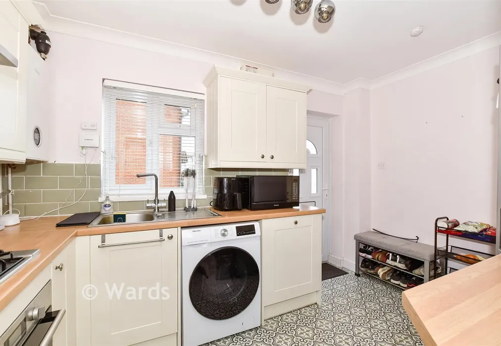 Kitchen - Western Road, Maidstone, Kent - Wards of Kent