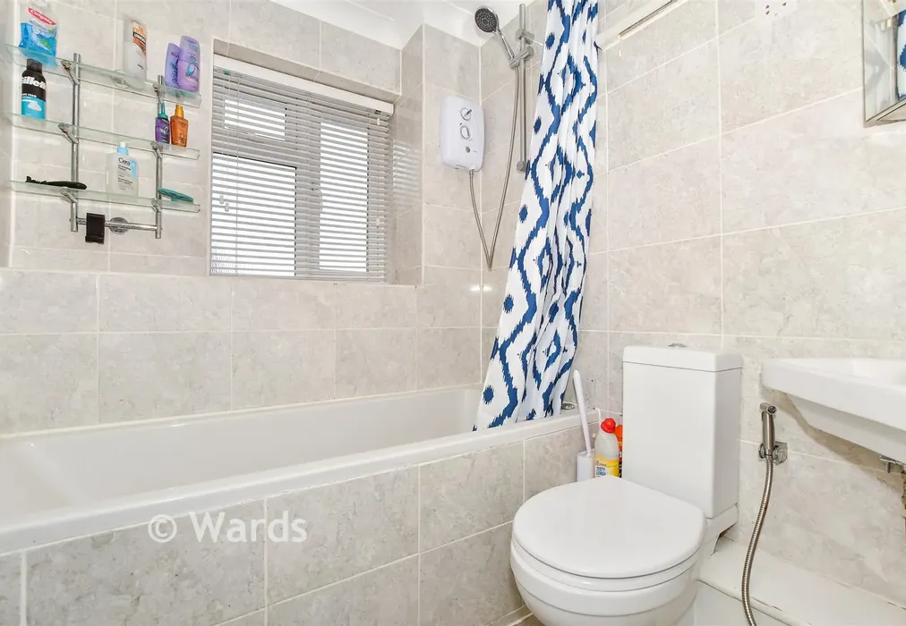 Bathroom - Western Road, Maidstone, Kent - Wards of Kent