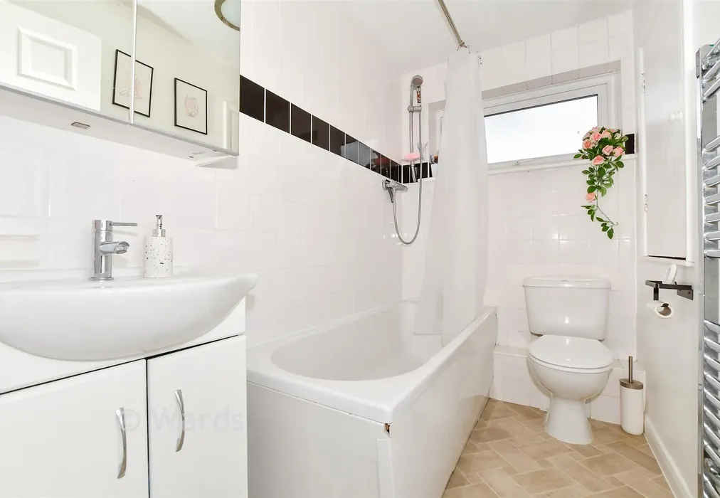 Bathroom - Forest Hill, Maidstone, Kent - Wards of Kent