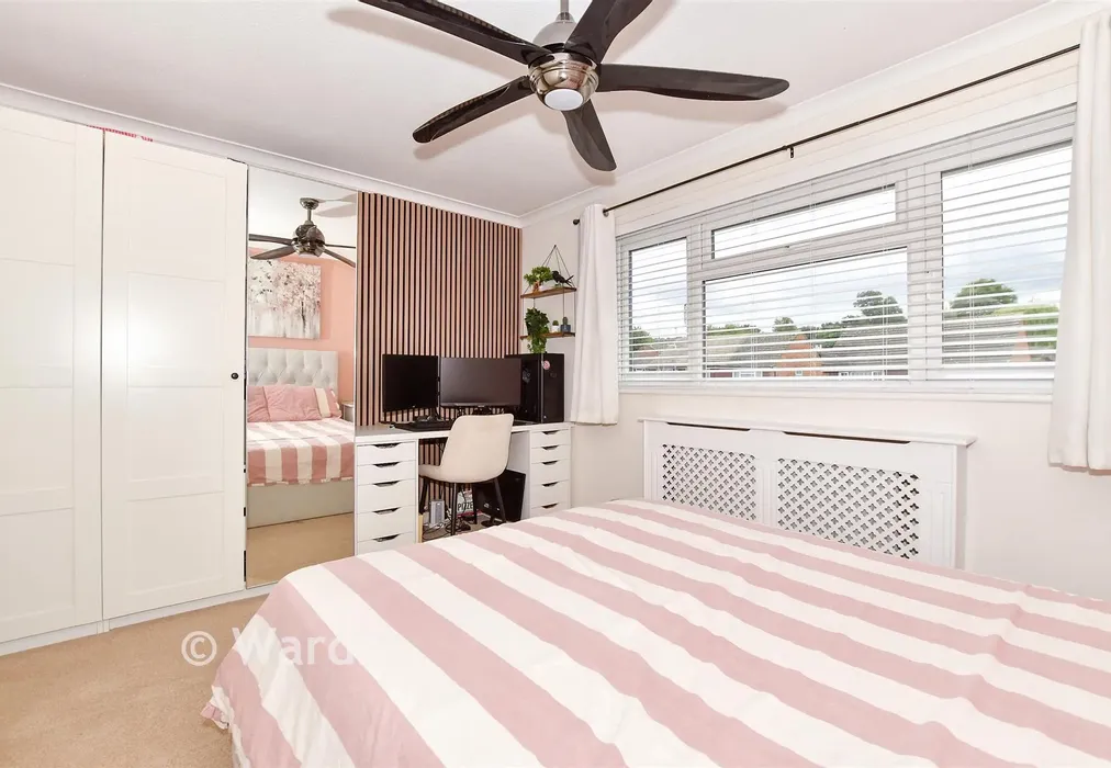 Bedroom 1 - Forest Hill, Maidstone, Kent - Wards of Kent