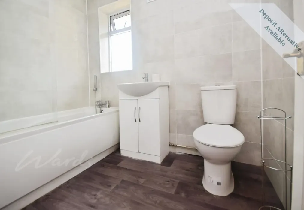 Bathroom - Wife Of Bath Hill Canterbury CT2 - Wards of Kent