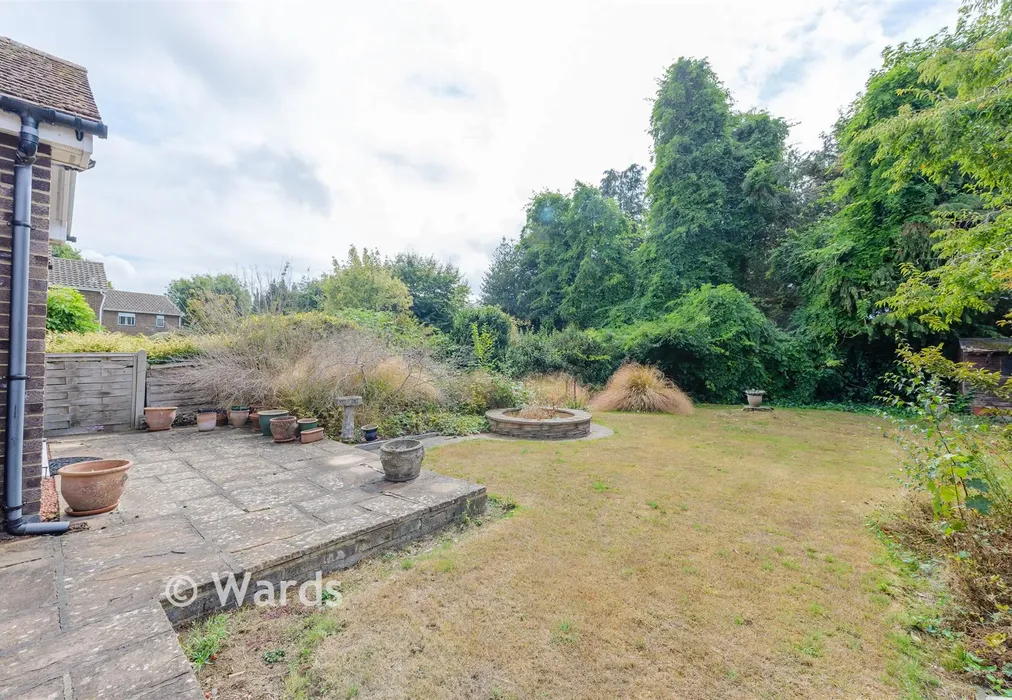 Rear Garden - Sallows Shaw, Sole Street, Kent - Wards of Kent