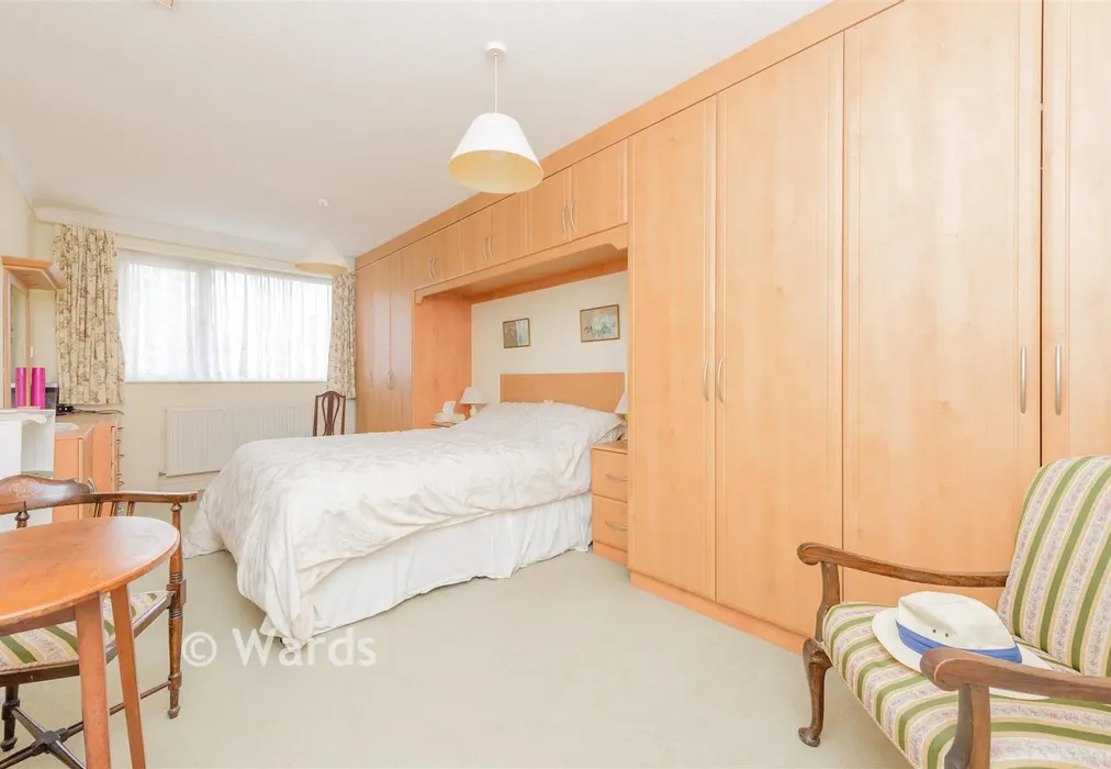 Bedroom 1 - Sallows Shaw, Sole Street, Kent - Wards of Kent