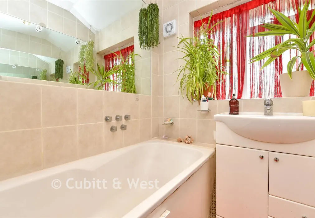 Bathroom - Godric Crescent, New Addington, Surrey - Wards of Kent
