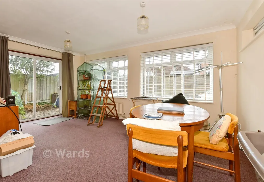 Family Room - Brissenden Close, New Romney, Kent - Wards of Kent