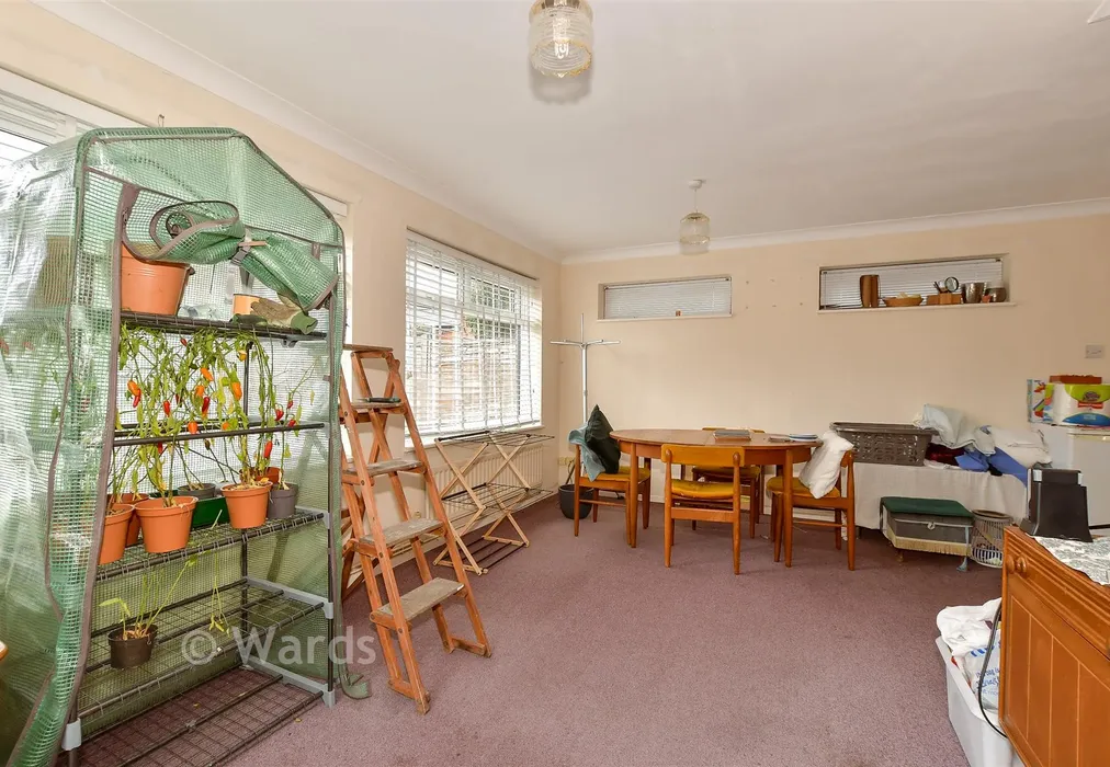Family Room - Brissenden Close, New Romney, Kent - Wards of Kent