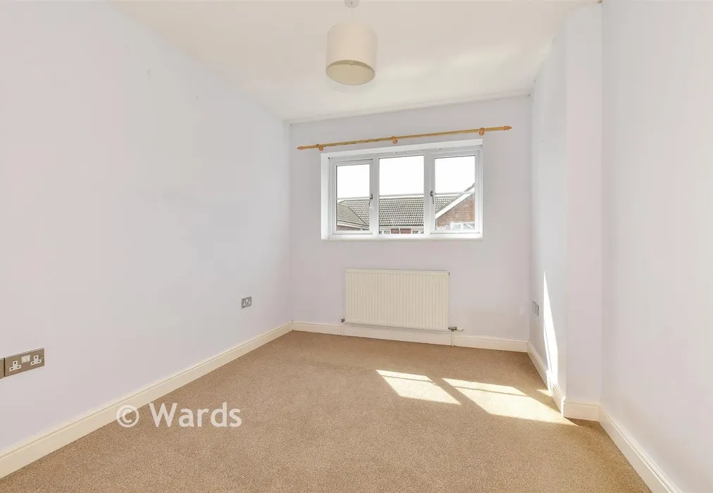 Bedroom 1 - Meadow View, Romney Marsh, Kent - Wards of Kent