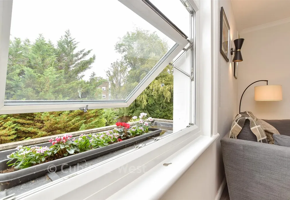 Internal Lifestyle Photograph - Cavendish Road, Sutton, Surrey - Wards of Kent