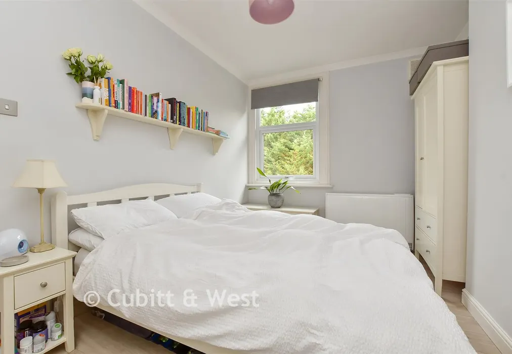 Bedroom - Cavendish Road, Sutton, Surrey - Wards of Kent