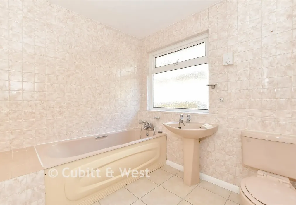 Bathroom - St. Edward's Road, Southsea, Hampshire - Wards of Kent