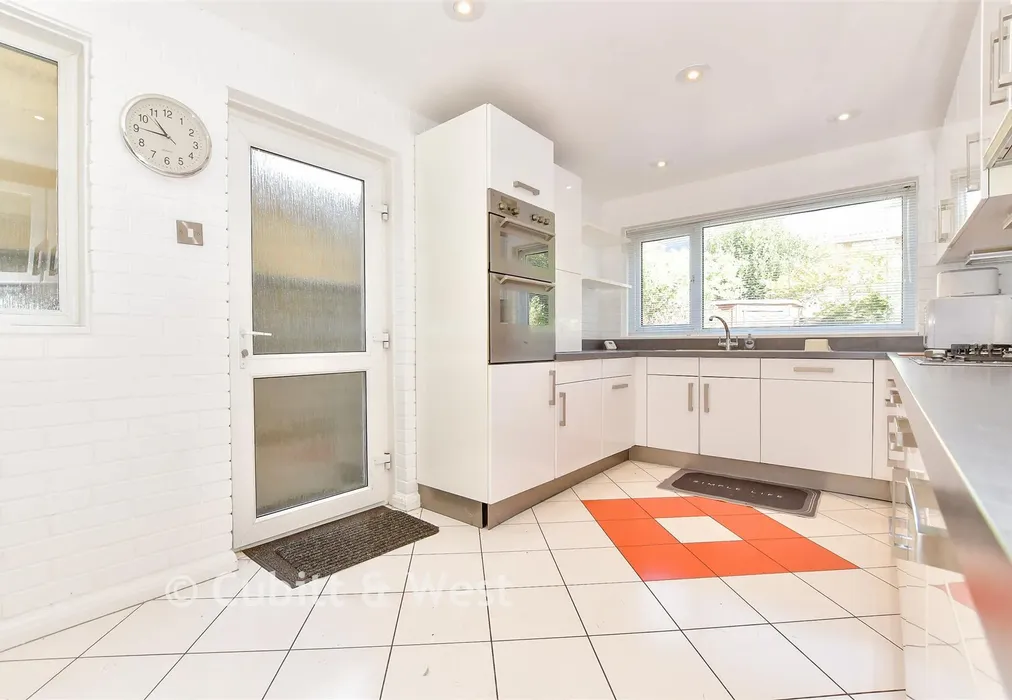 Kitchen - St. Edward's Road, Southsea, Hampshire - Wards of Kent