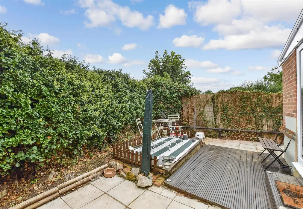 Side Garden - Powell Close, Aylesford, Kent - Wards of Kent