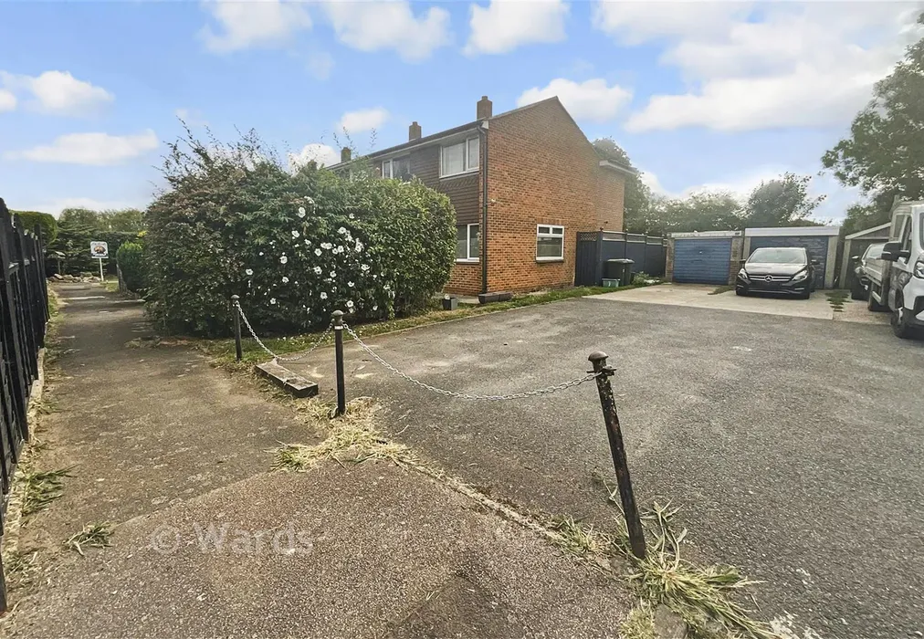 Parking - Powell Close, Aylesford, Kent - Wards of Kent