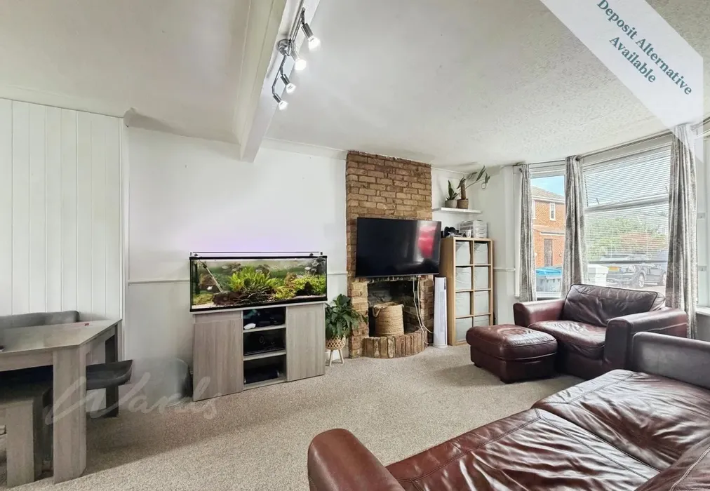 Living lounge use - Livingstone Road Broadstairs CT10 - Wards of Kent