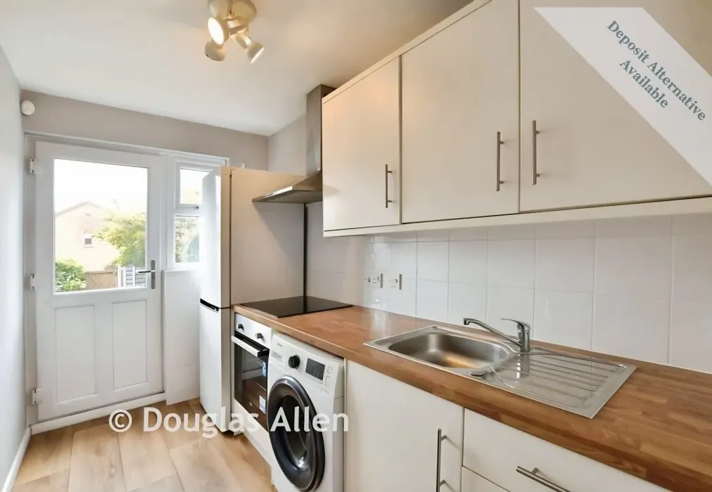 Kitchen - Horkesley Way, Wickford, SS12 - Wards of Kent