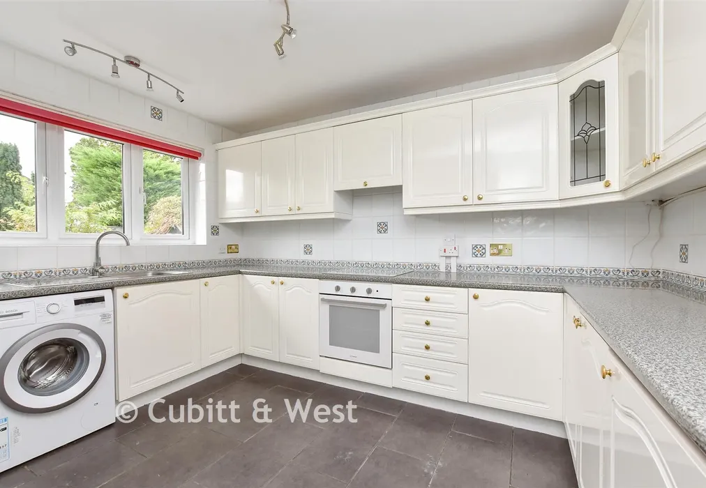 Kitchen - Camrose Close, Shirley, Croydon, Surrey - Wards of Kent