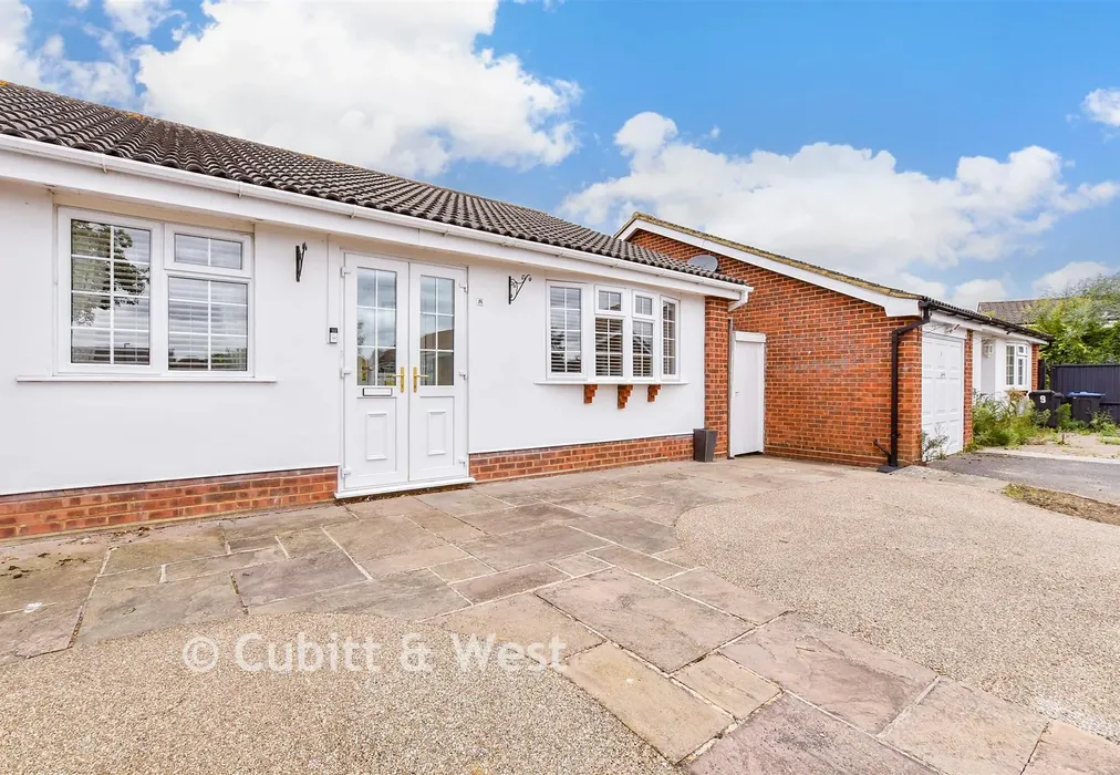 Front Garden - Camrose Close, Shirley, Croydon, Surrey - Wards of Kent