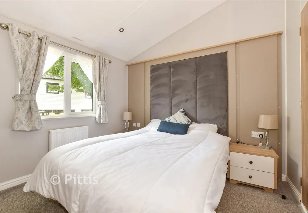 Bedroom 1 - Nodes Road, St. Helens, Isle of Wight - Wards of Kent