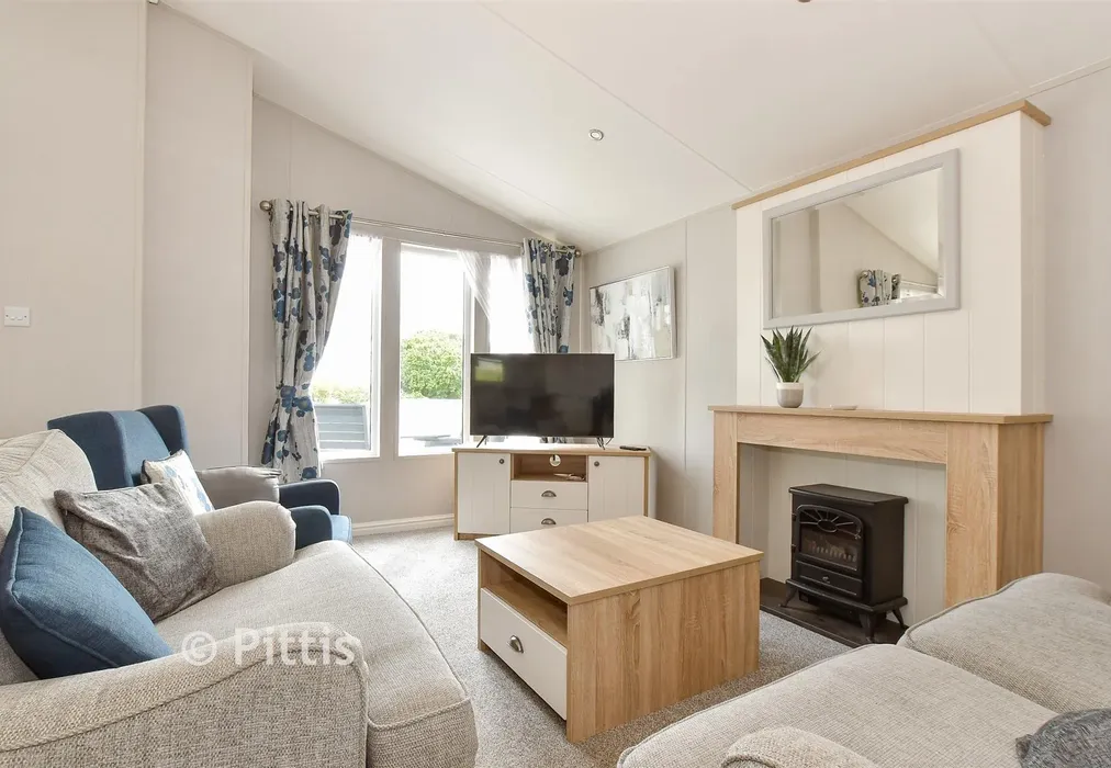 Kitchen/ Living Area - Nodes Road, St. Helens, Isle of Wight - Wards of Kent