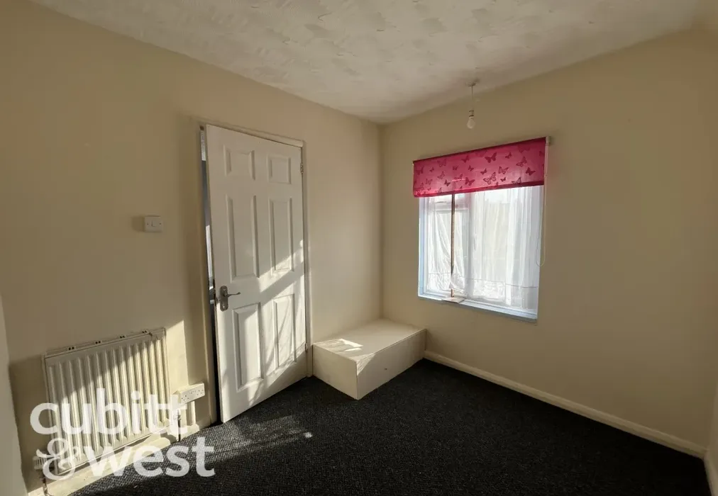  - Stockheath Way Havant PO9 - Wards of Kent