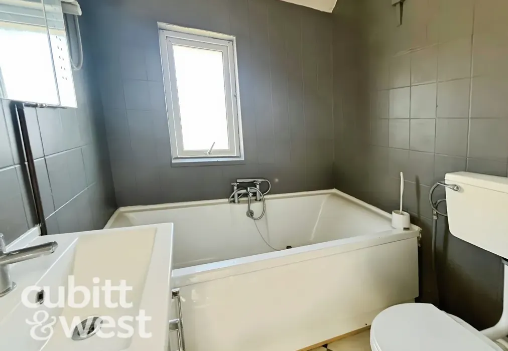  - Stockheath Way Havant PO9 - Wards of Kent
