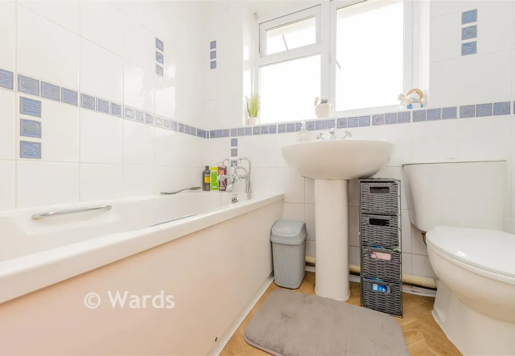 Bathroom - Meadow Close, Walderslade, Kent - Wards of Kent
