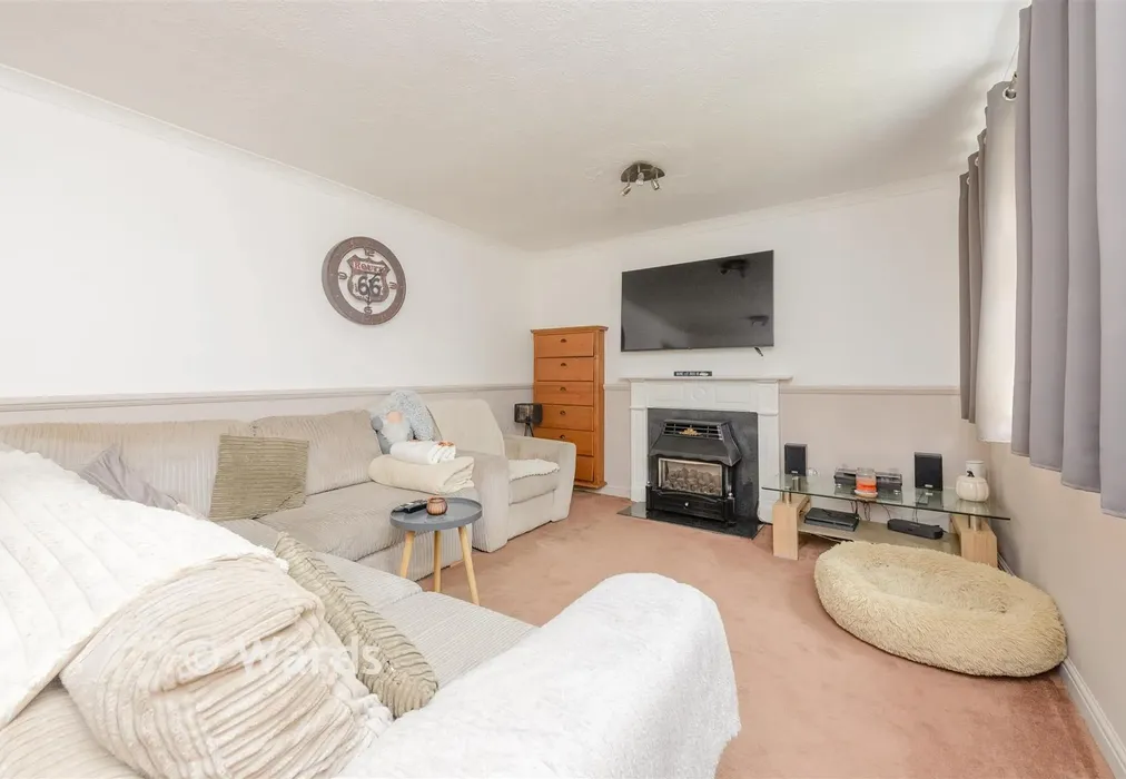 Lounge - Meadow Close, Walderslade, Kent - Wards of Kent