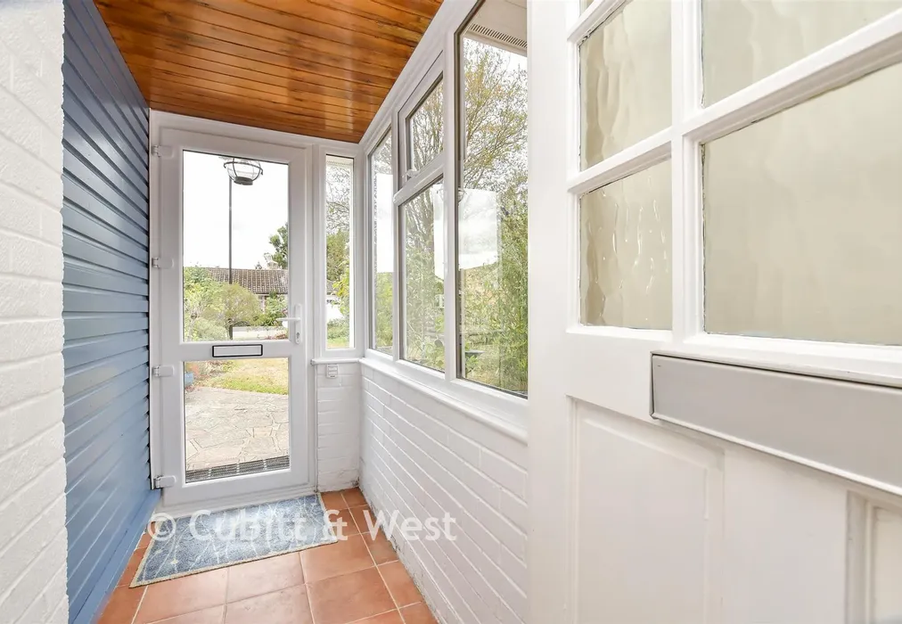 Entrance Hall - Pippin Close, Shirley, Croydon, Surrey - Wards of Kent