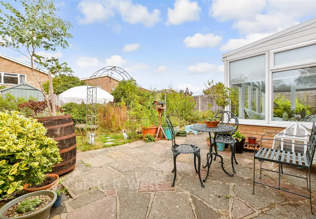 Patio / Decking - Pippin Close, Shirley, Croydon, Surrey - Wards of Kent