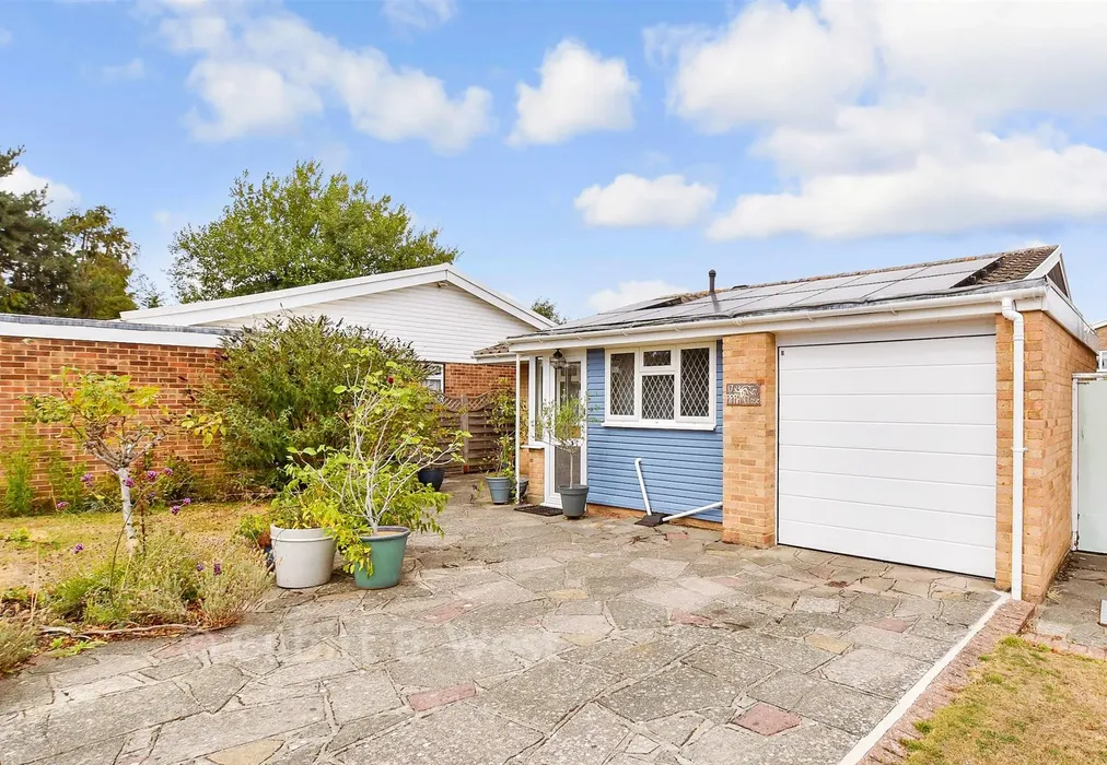 Driveway/Parking - Pippin Close, Shirley, Croydon, Surrey - Wards of Kent