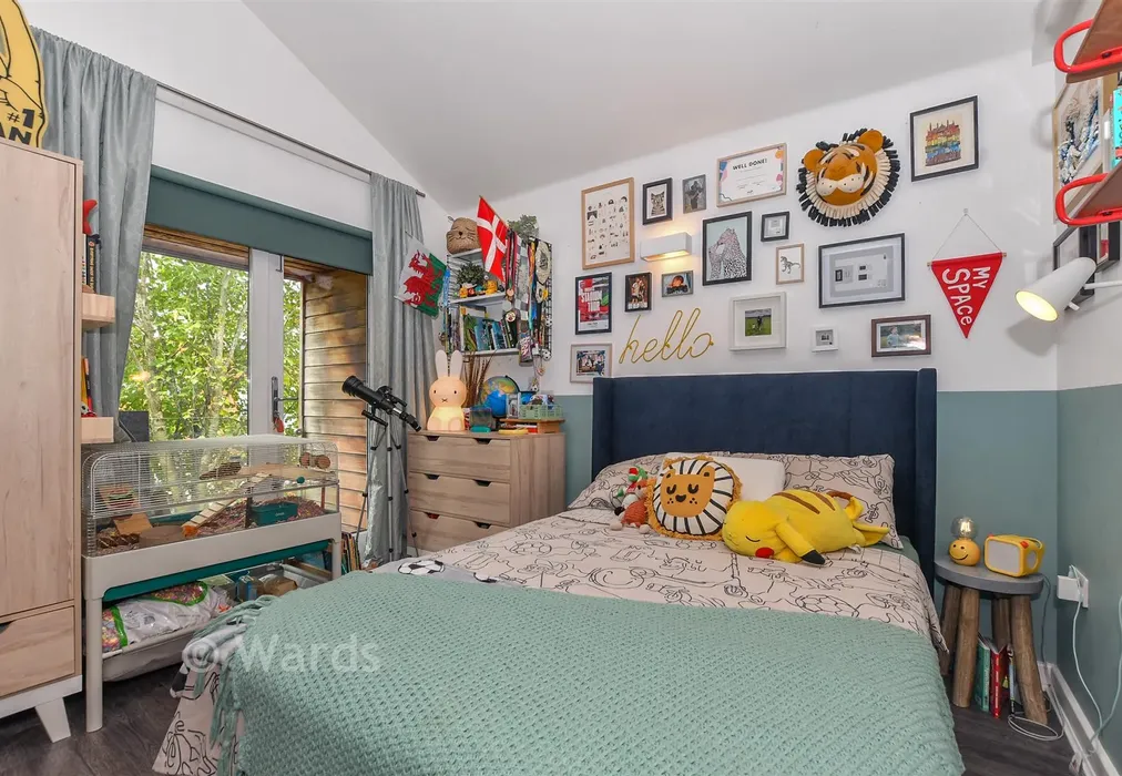 Bedroom 2 - Clock House Rise, Coxheath, Maidstone, Kent - Wards of Kent
