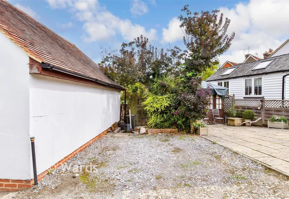 Driveway/Parking - High Banks, Loose, Maidstone, Kent - Wards of Kent