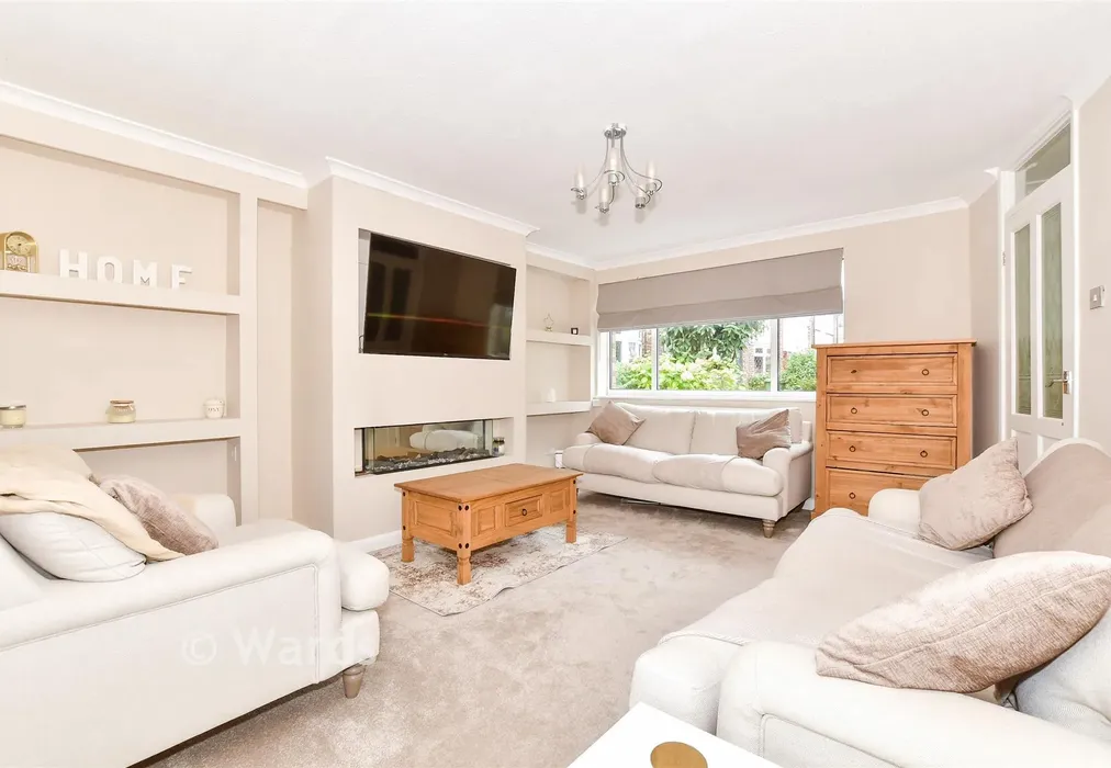 Lounge - Pippin Close, Coxheath, Maidstone, Kent - Wards of Kent