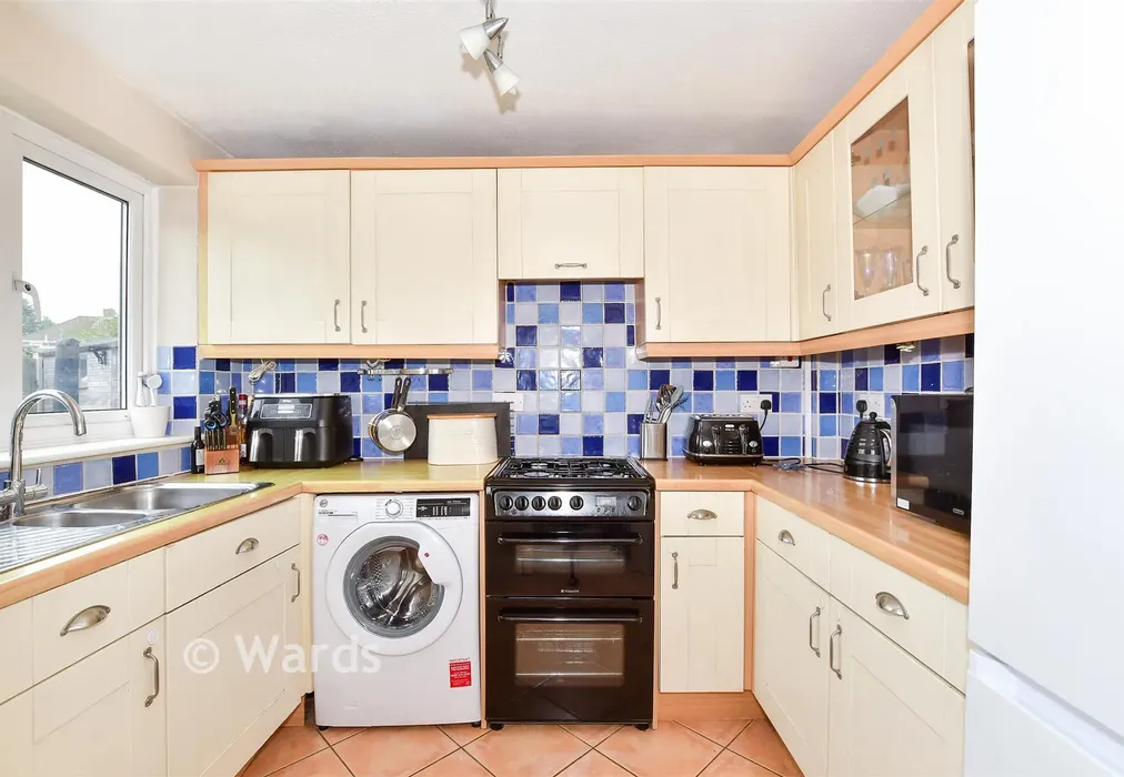 Kitchen - Pippin Close, Coxheath, Maidstone, Kent - Wards of Kent