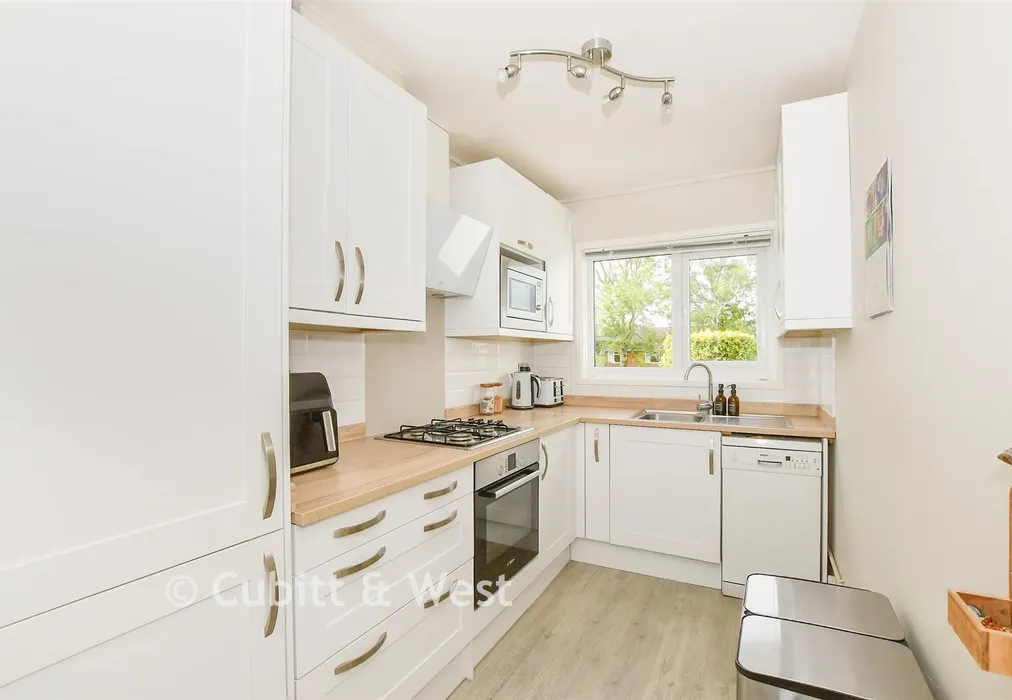 Cloakroom - Downland Drive, Southgate, West Sussex - Wards of Kent