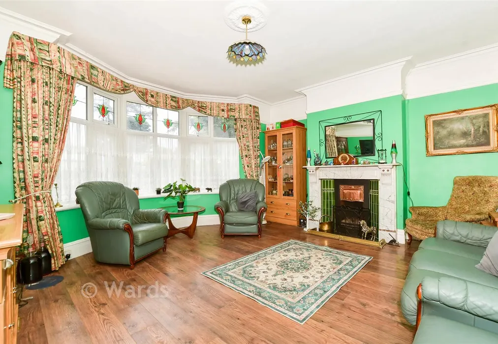 Lounge - Maidstone Road, Chatham, Kent - Wards of Kent