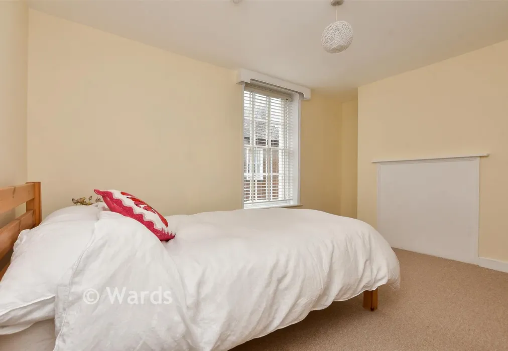 Bedroom 1 - Love Lane, Canterbury, Kent - Wards of Kent